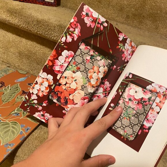 Lot of 3 Gucci Floral Illustration Books - Picture 8 of 11